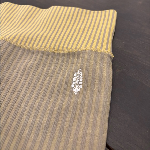 Free people movement Stripe Mixing Biker Shorts size XS/S - Picture 4 of 5